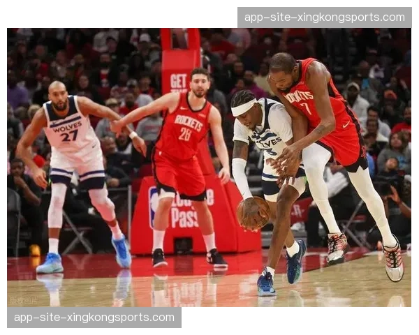 火箭三战鹈鹕两胜一负 分差均在五分内显势均力敌 火箭三战鹈鹕两胜一负 分差均在五分内显势均力敌